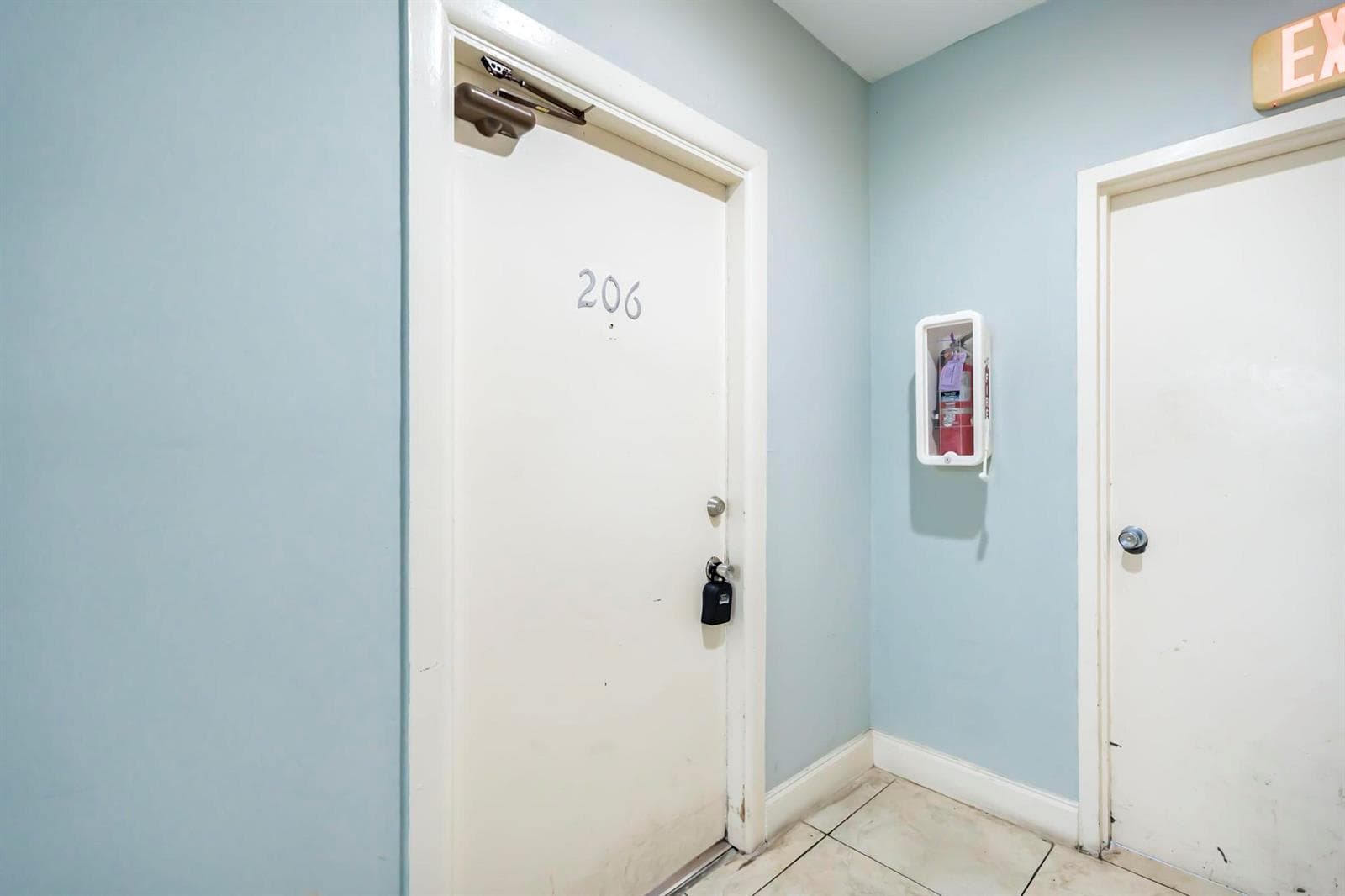 B26039453 — Miami Beach — 6