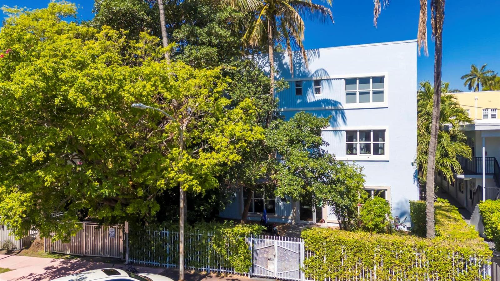 B26039453 — Miami Beach