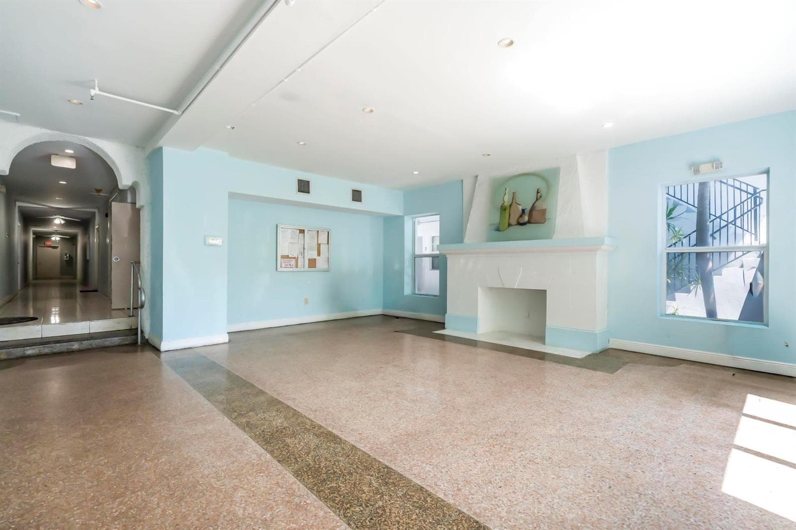 B26039453 — Miami Beach — 5