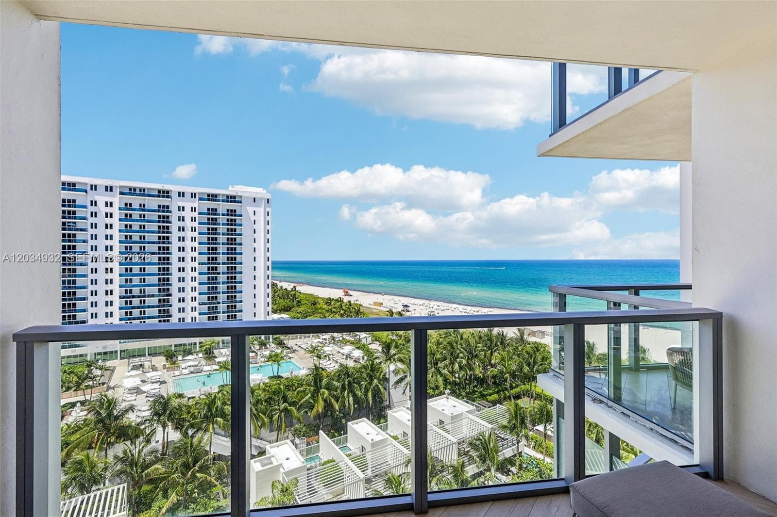 A12034932 — Miami Beach — 27