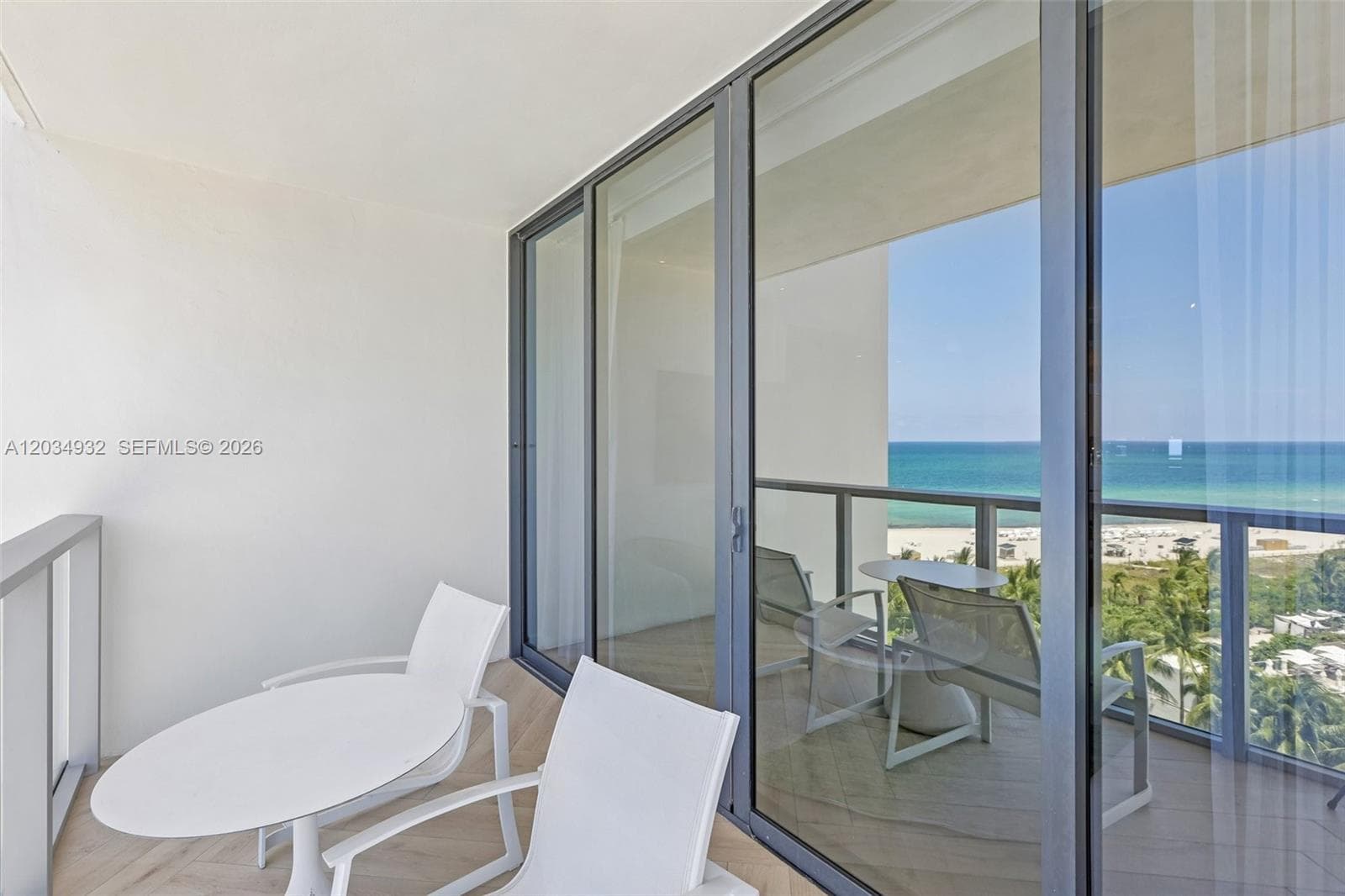 A12034932 — Miami Beach — 26