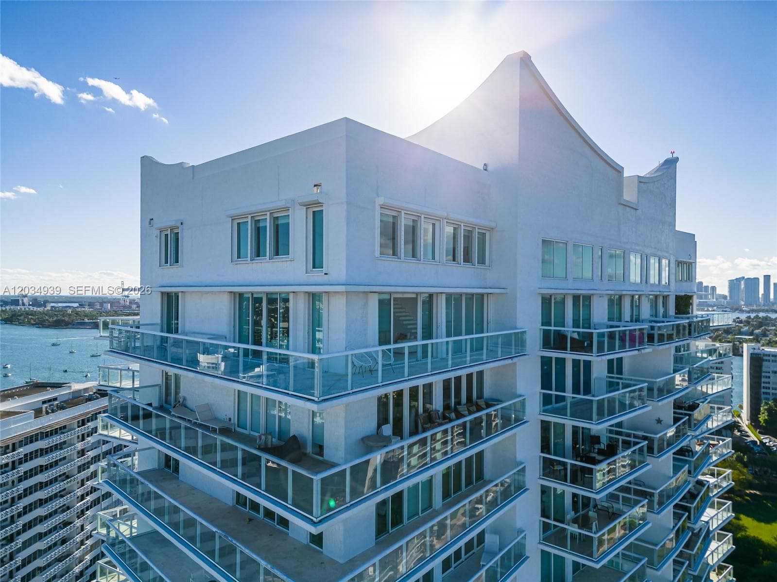 A12034939 — Miami Beach — 6