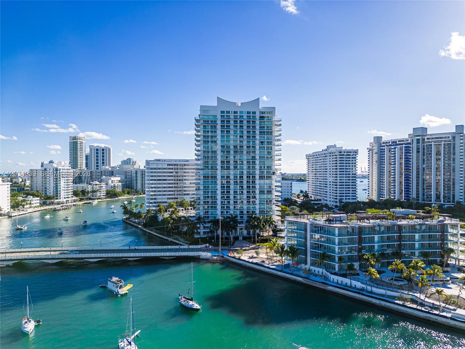 A12034939 — Miami Beach