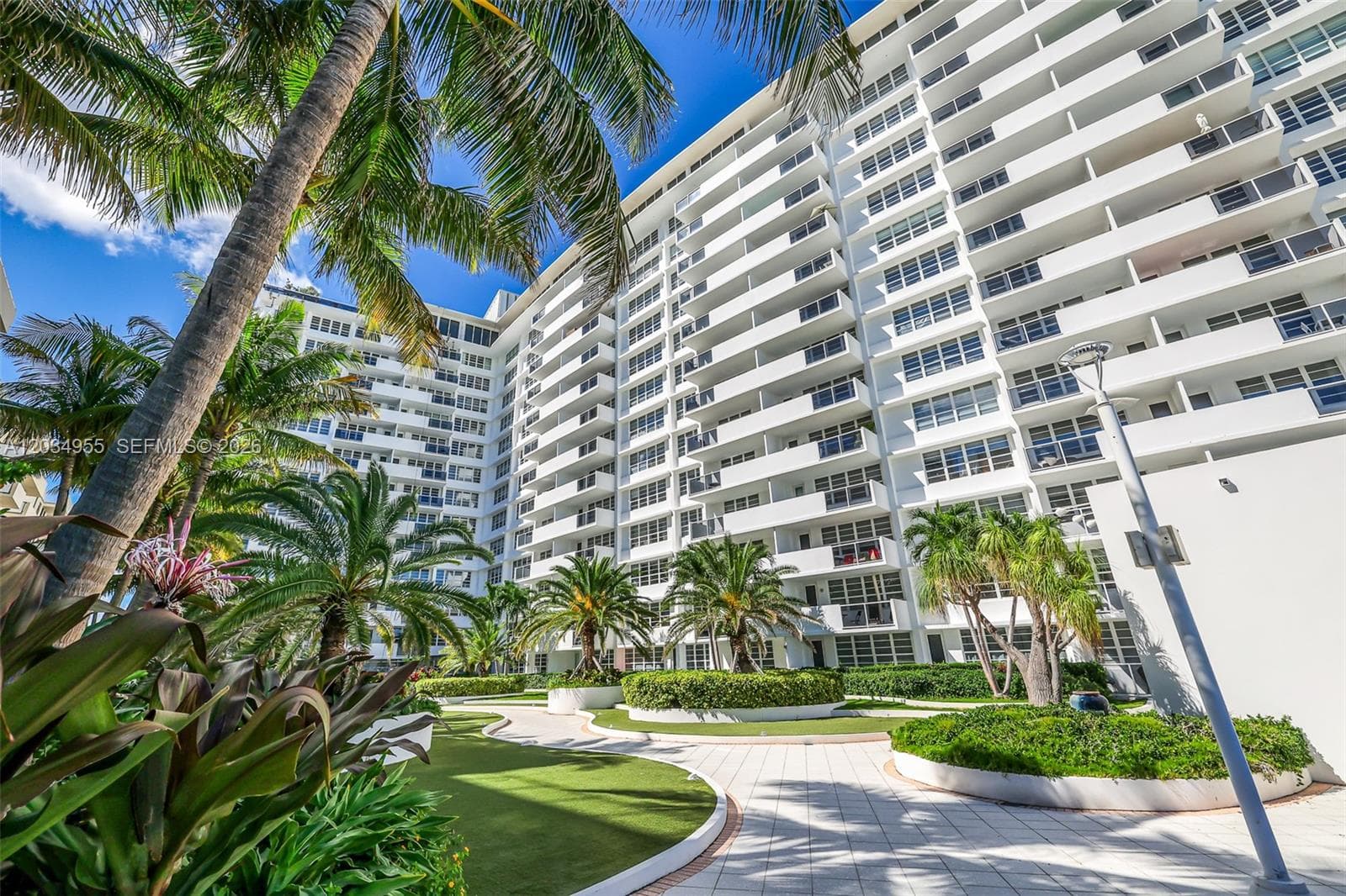 A12034955 — Miami Beach