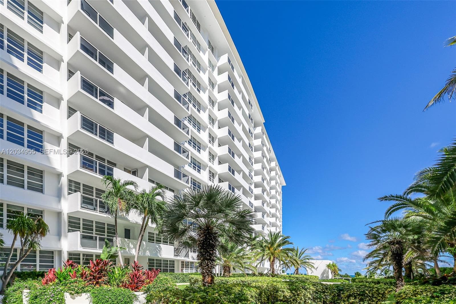 A12034955 — Miami Beach — 28