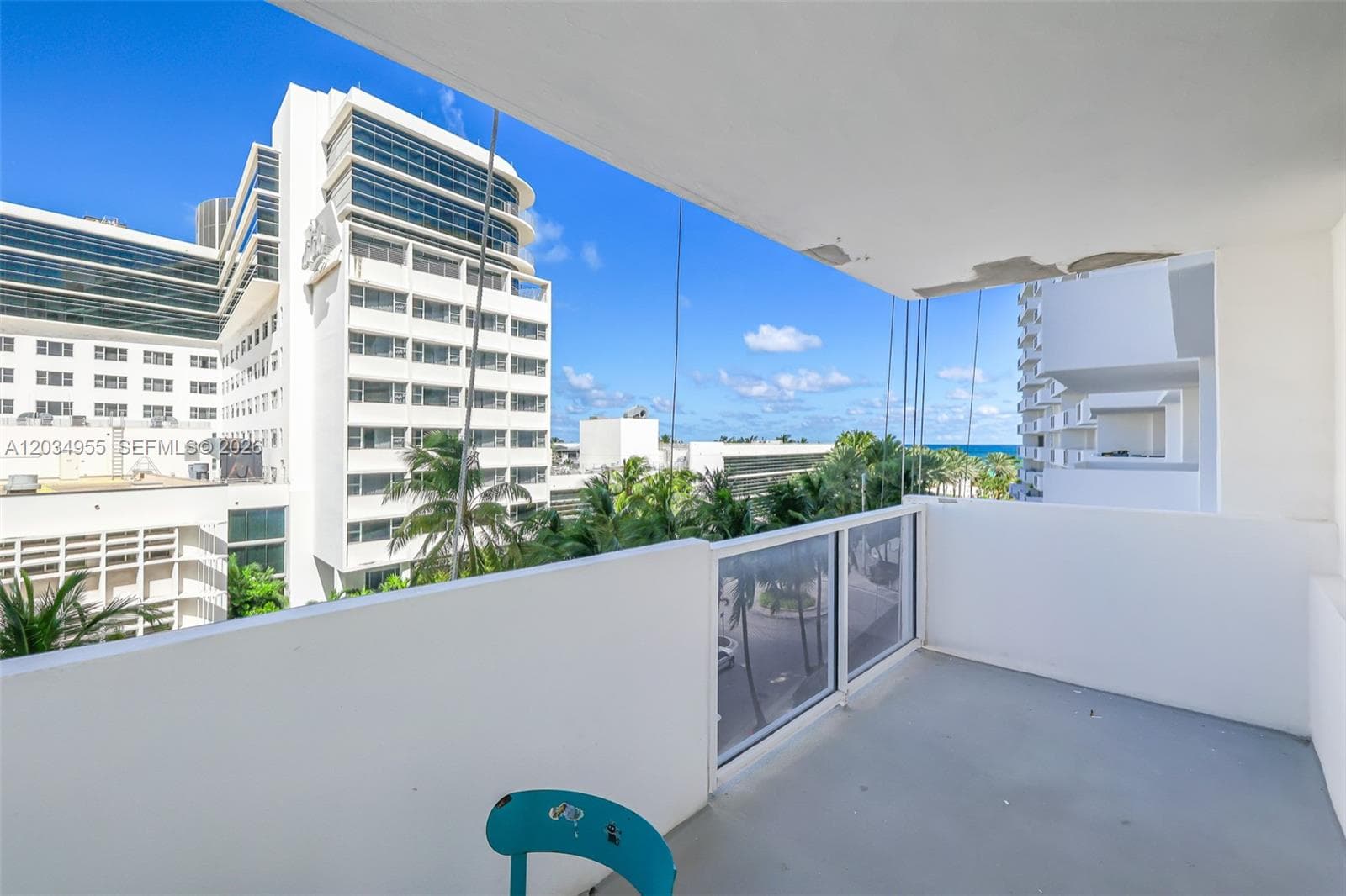 A12034955 — Miami Beach — 19