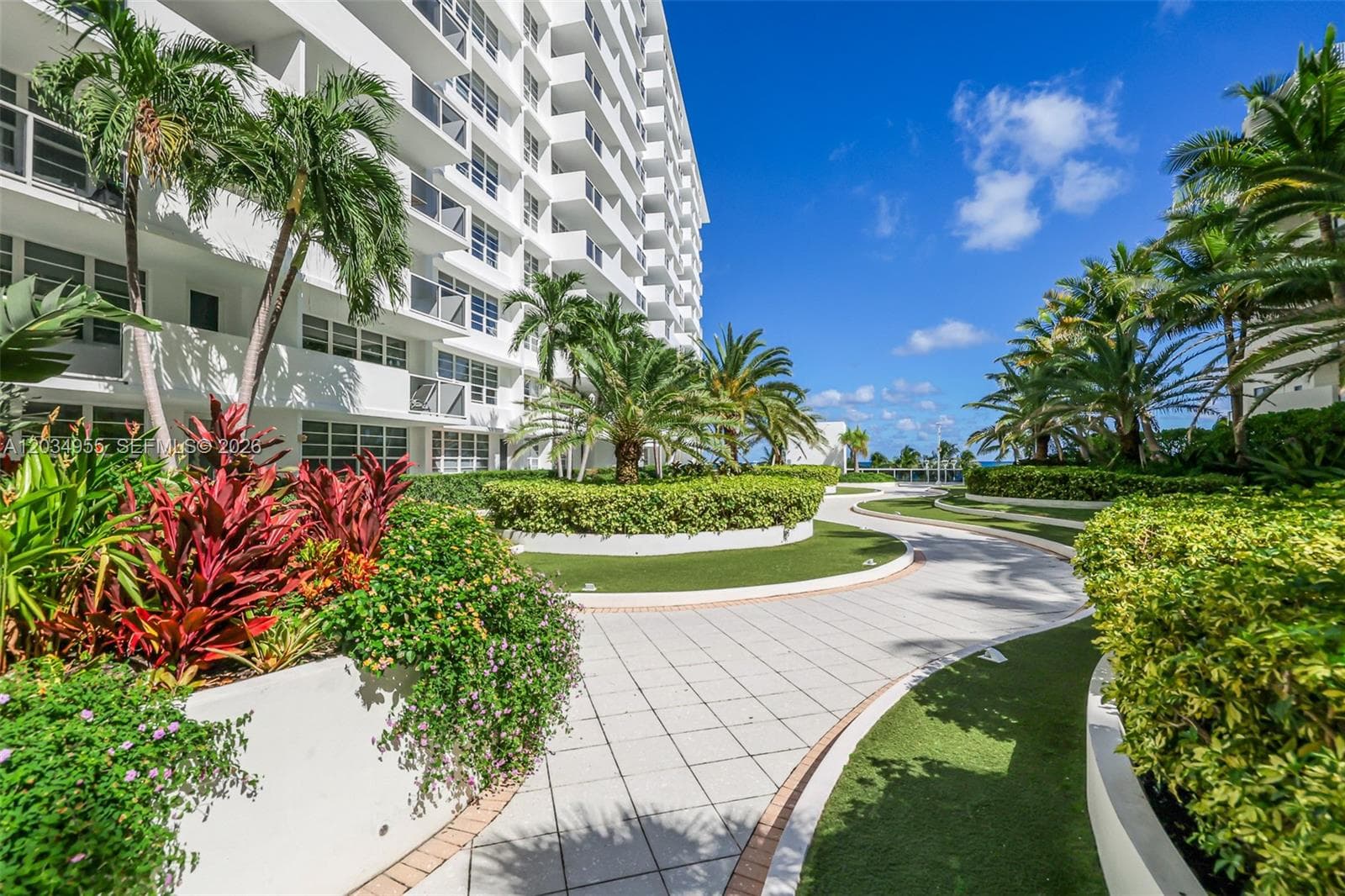 A12034955 — Miami Beach — 29
