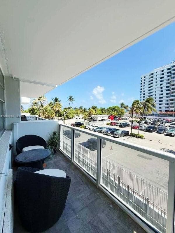 A12034967 — Miami Beach