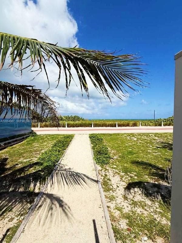 A12034967 — Miami Beach — 20