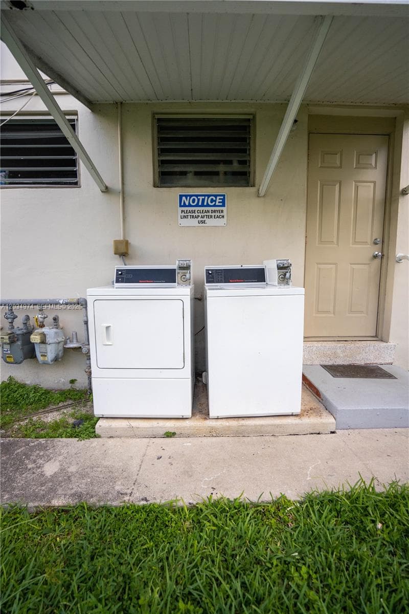 A12034974 — Miami Beach — 15