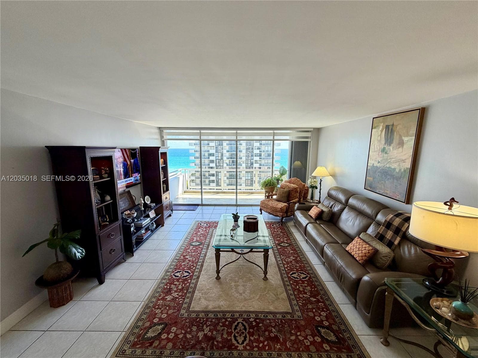 A12035018 — Miami Beach — 12