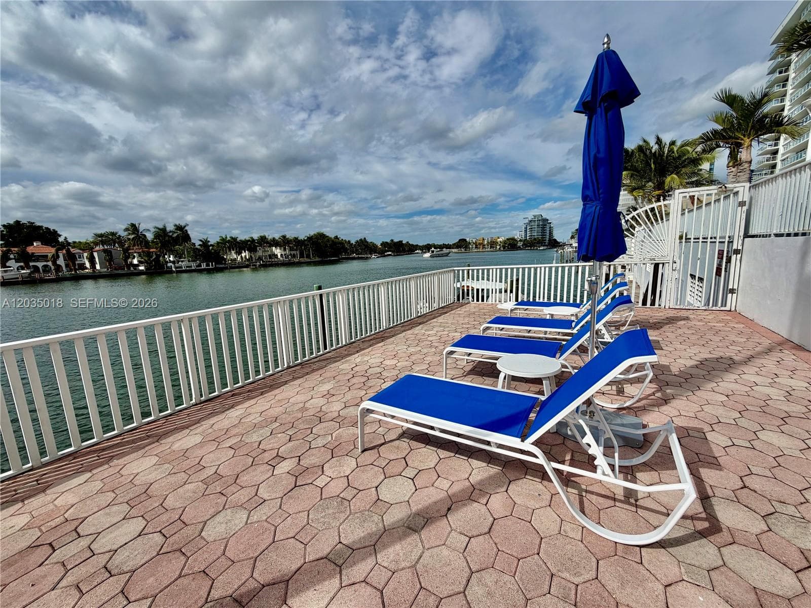 A12035018 — Miami Beach — 3