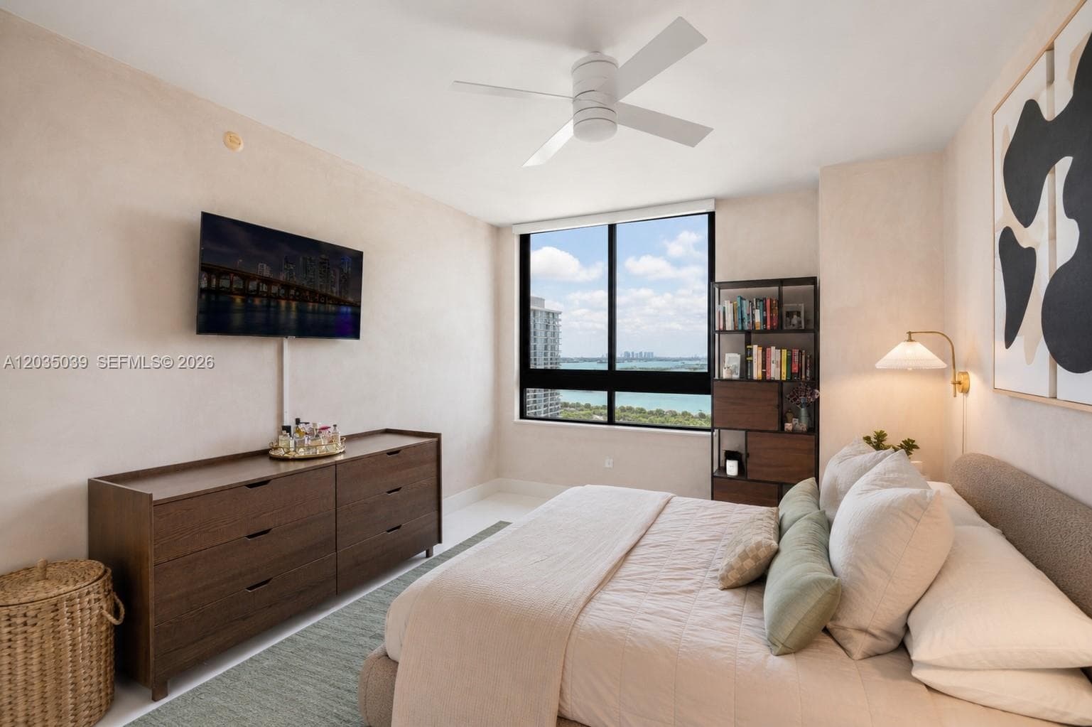A12035039 — Miami Beach — 23