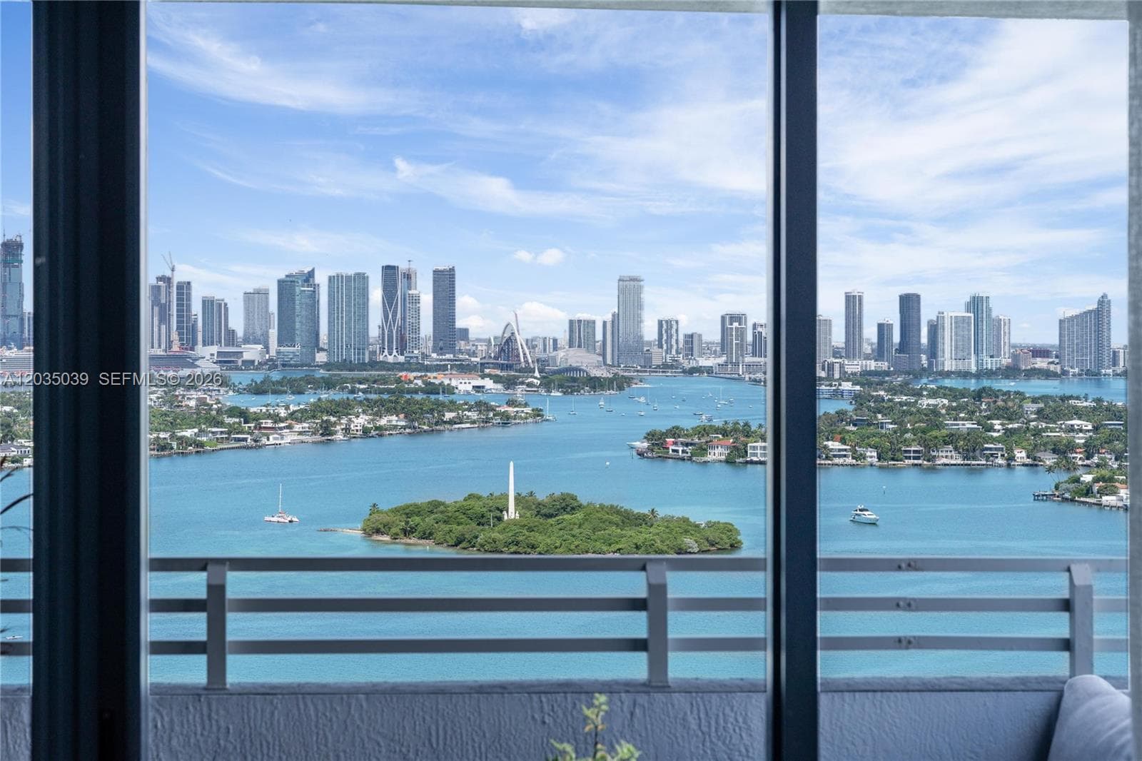 A12035039 — Miami Beach — 17