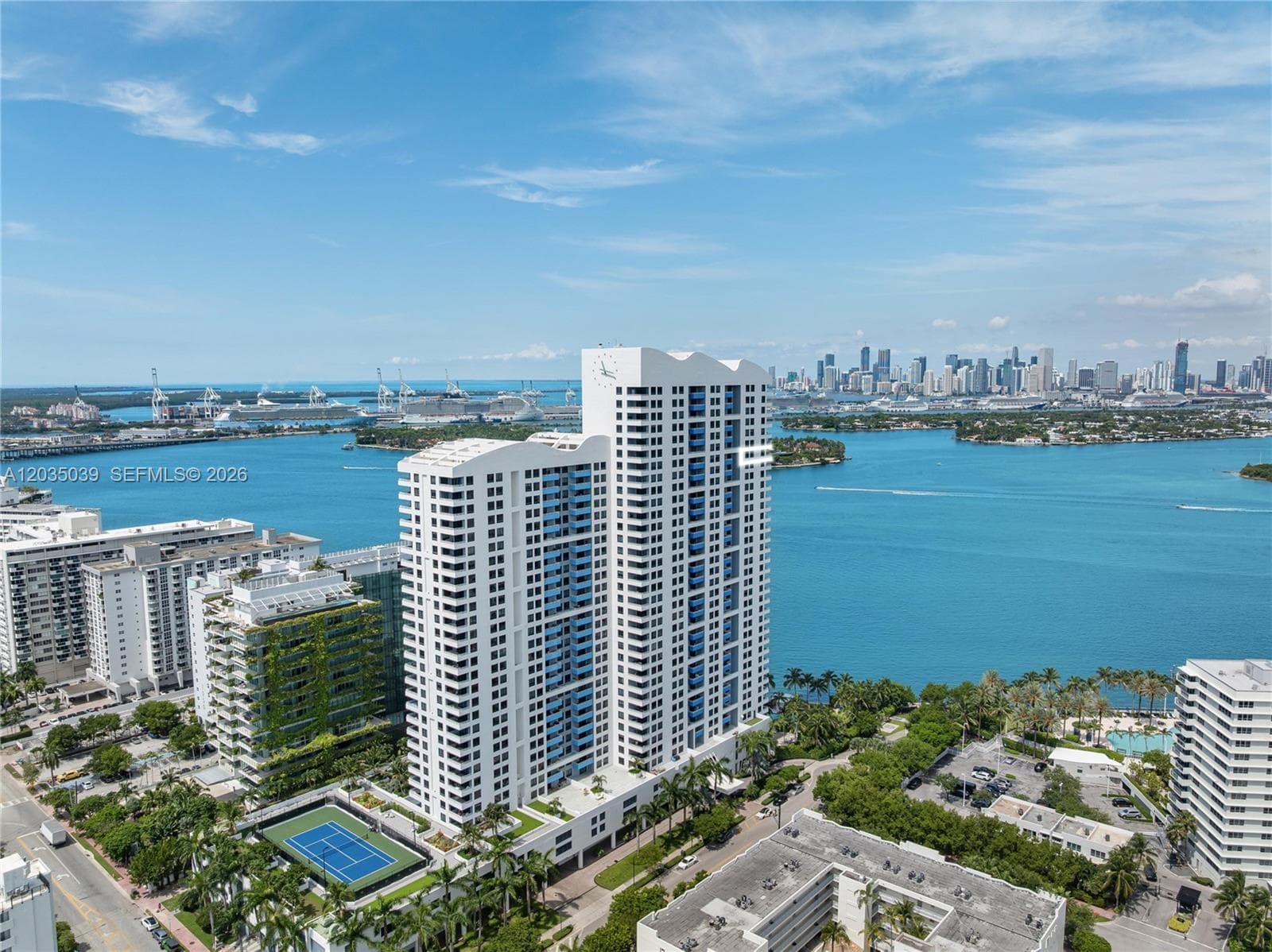 A12035039 — Miami Beach — 38