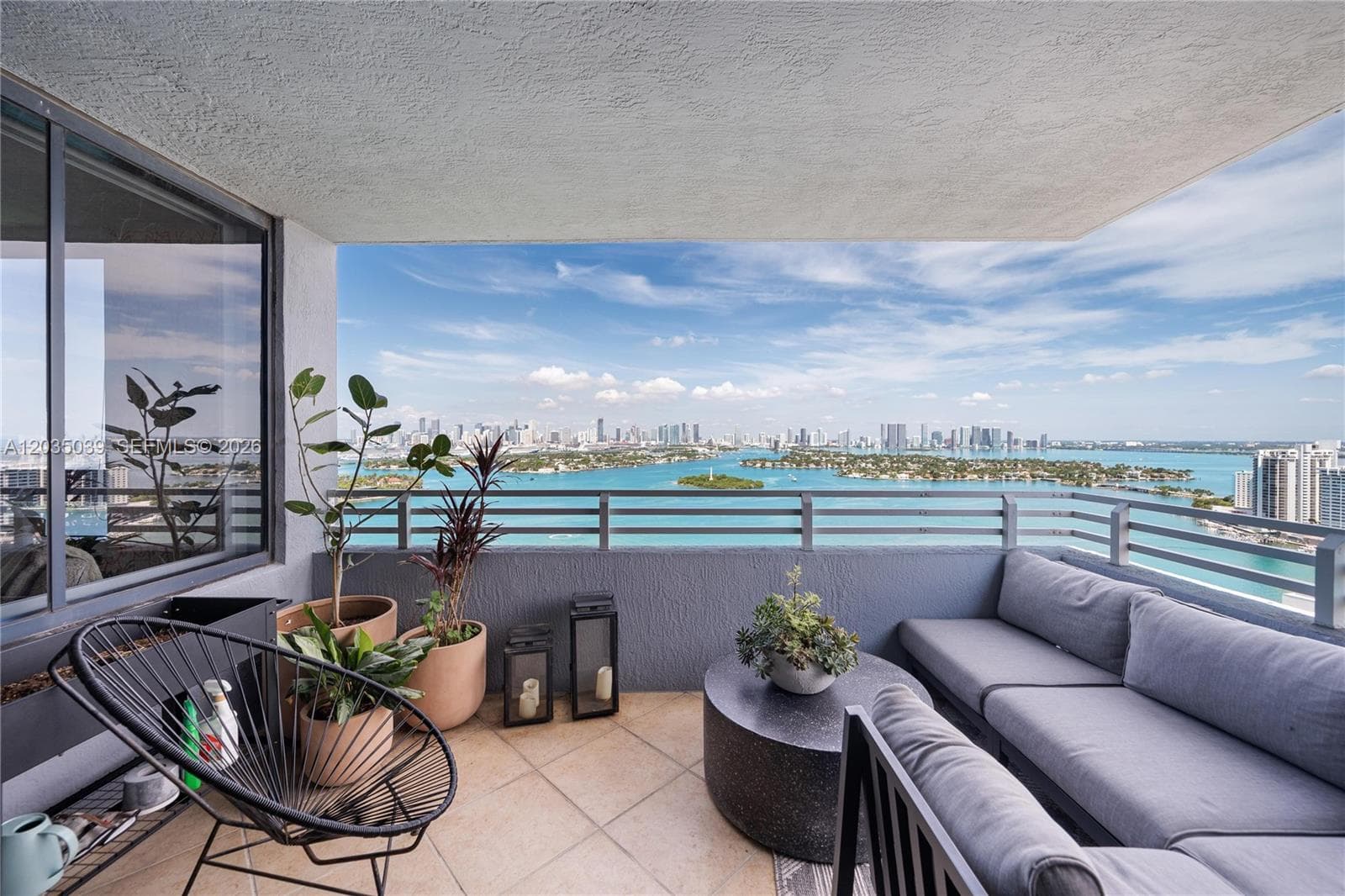 A12035039 — Miami Beach — 14
