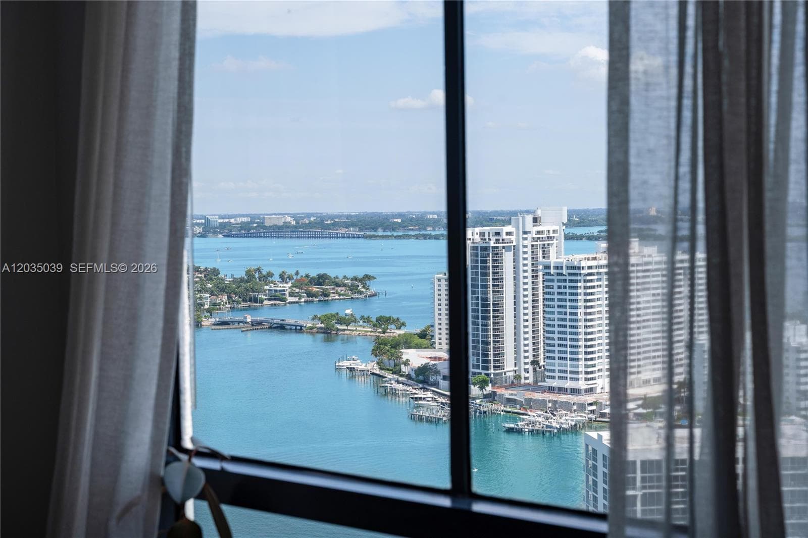 A12035039 — Miami Beach — 45