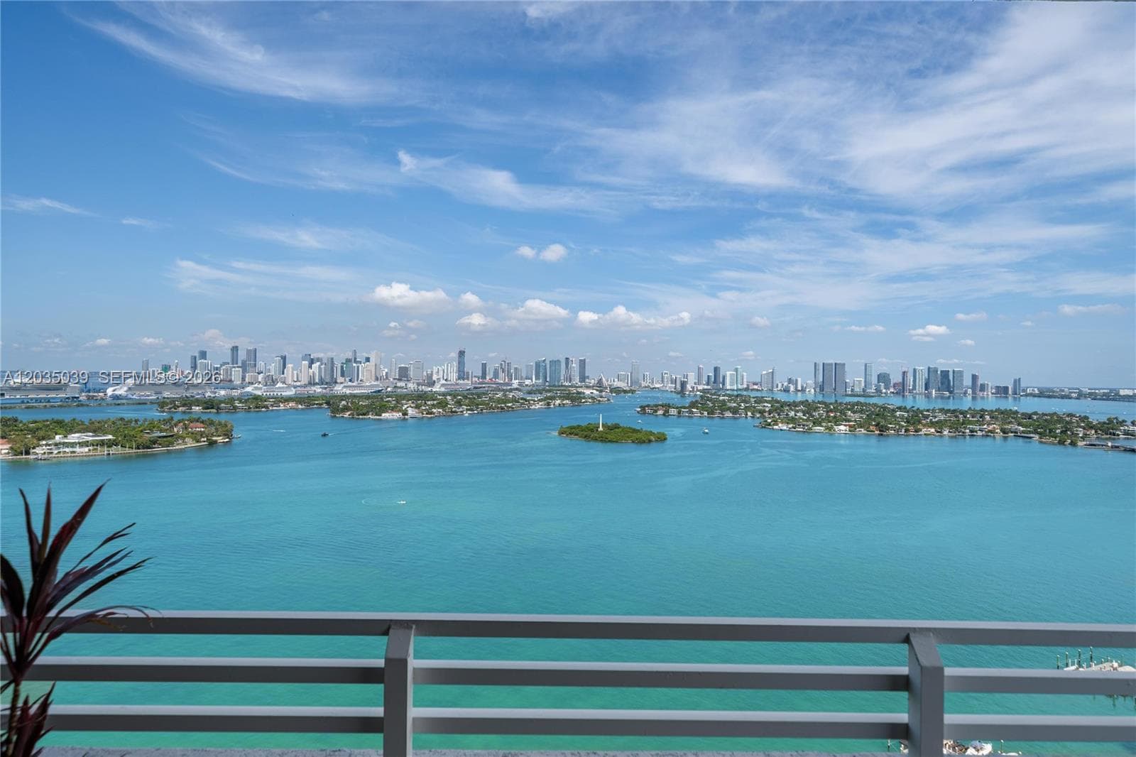 A12035039 — Miami Beach — 44