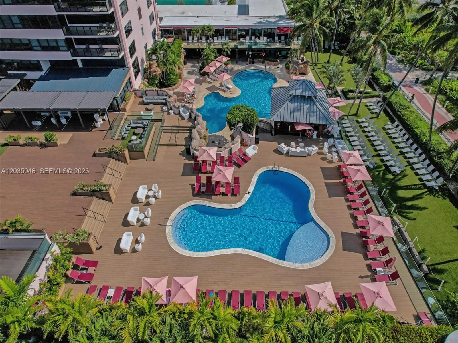 A12035046 — Miami Beach — 13