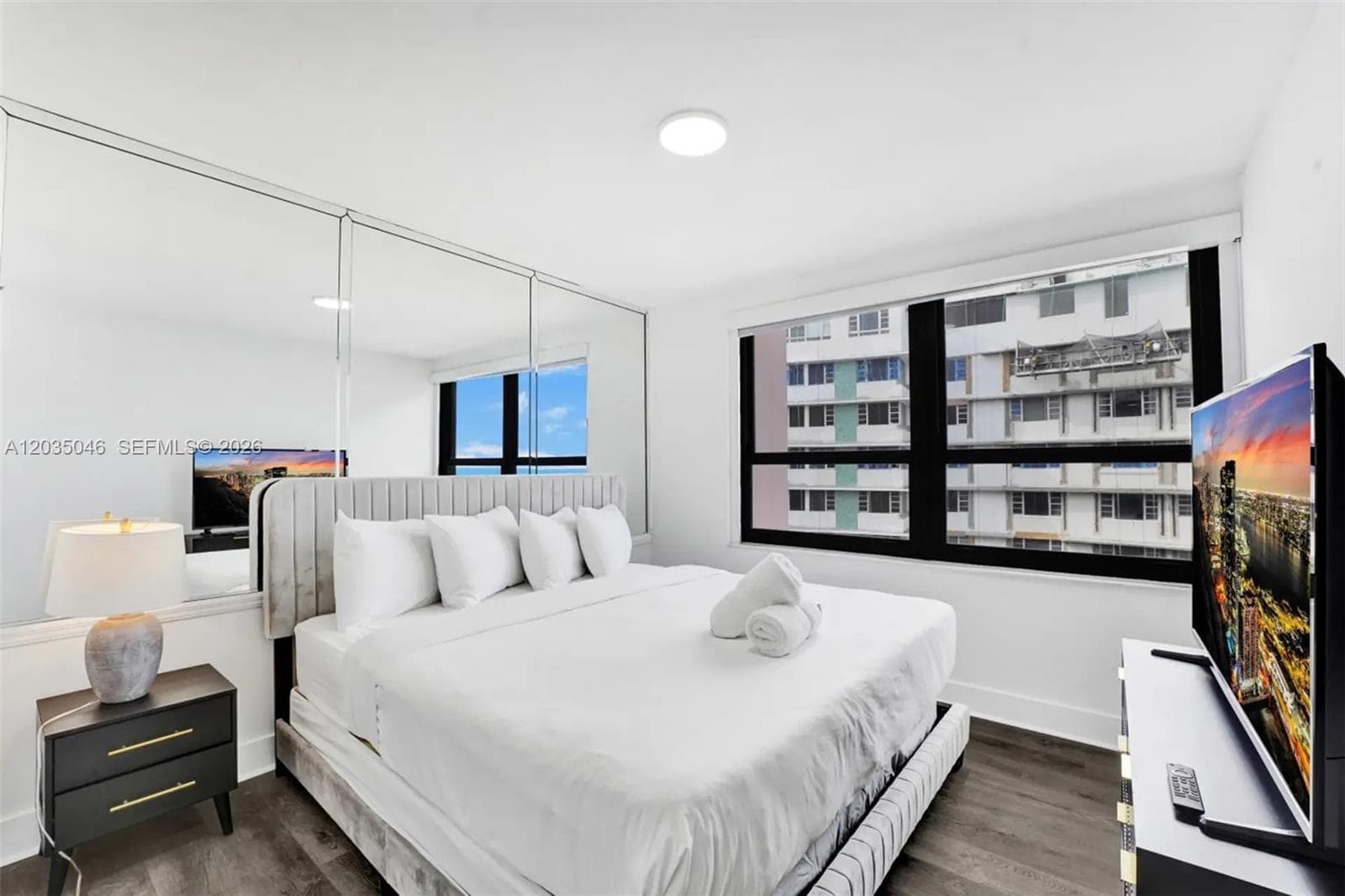 A12035046 — Miami Beach — 7