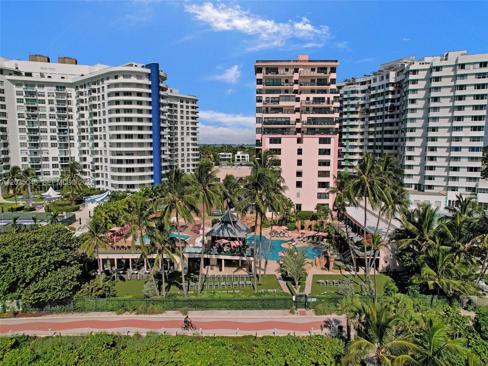 A12035046 — Miami Beach — 20