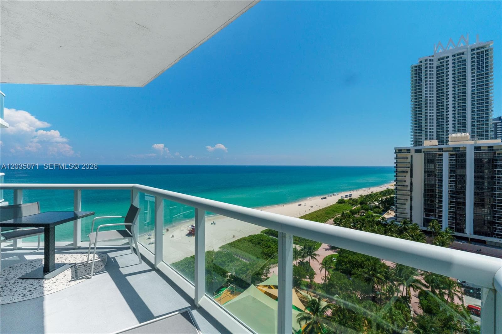 A12035071 — Miami Beach