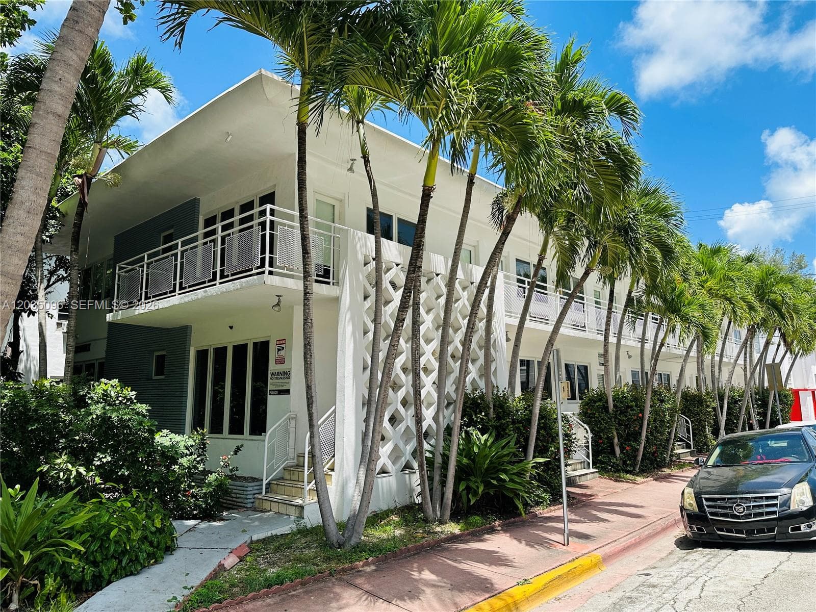 A12035096 — Miami Beach