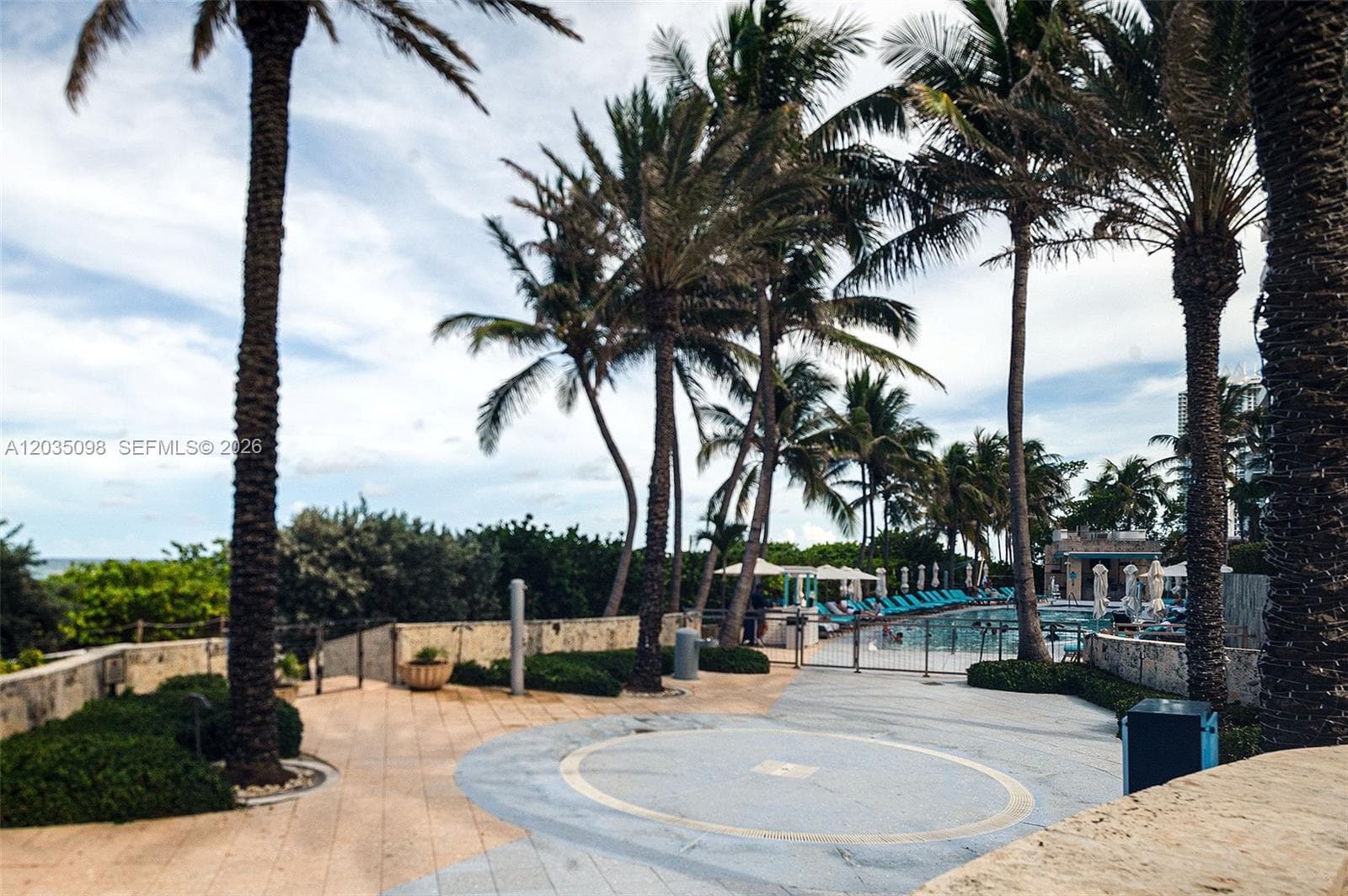 A12035098 — Miami Beach — 42