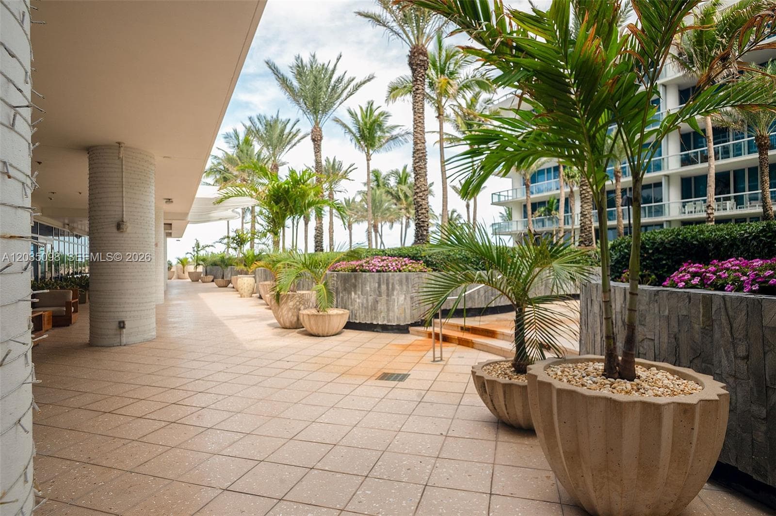 A12035098 — Miami Beach — 34