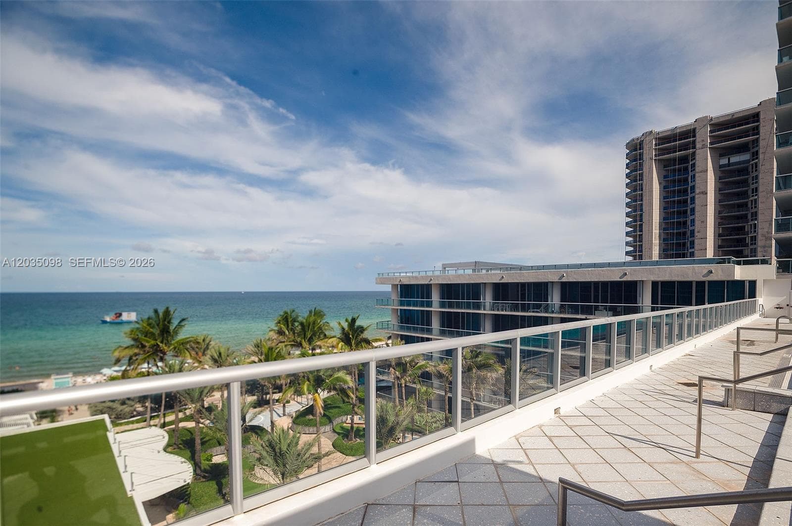 A12035098 — Miami Beach — 49