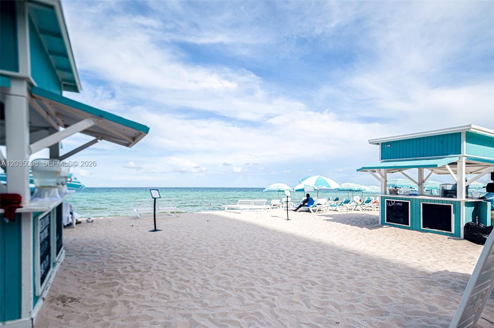 A12035098 — Miami Beach — 44