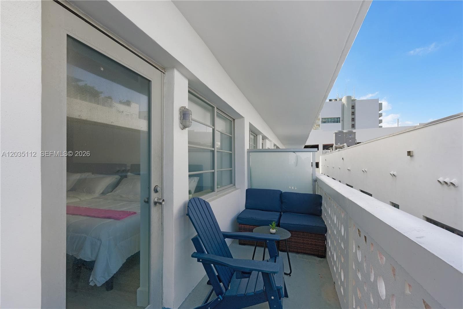 A12035112 — Miami Beach — 23