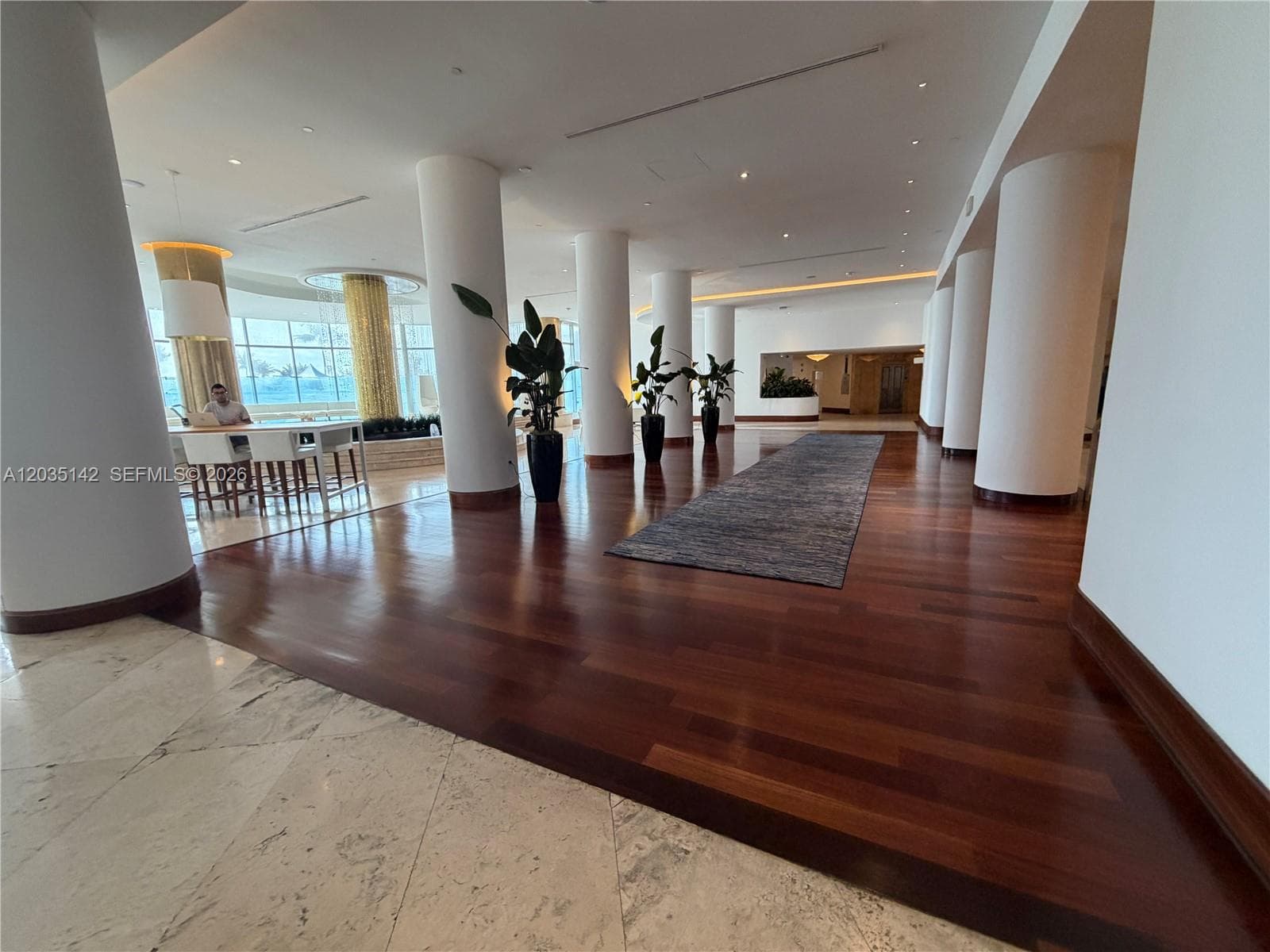 A12035142 — Miami Beach — 25