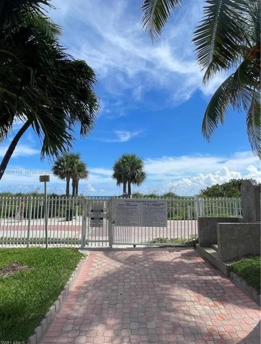 A12035156 — Miami Beach — 27