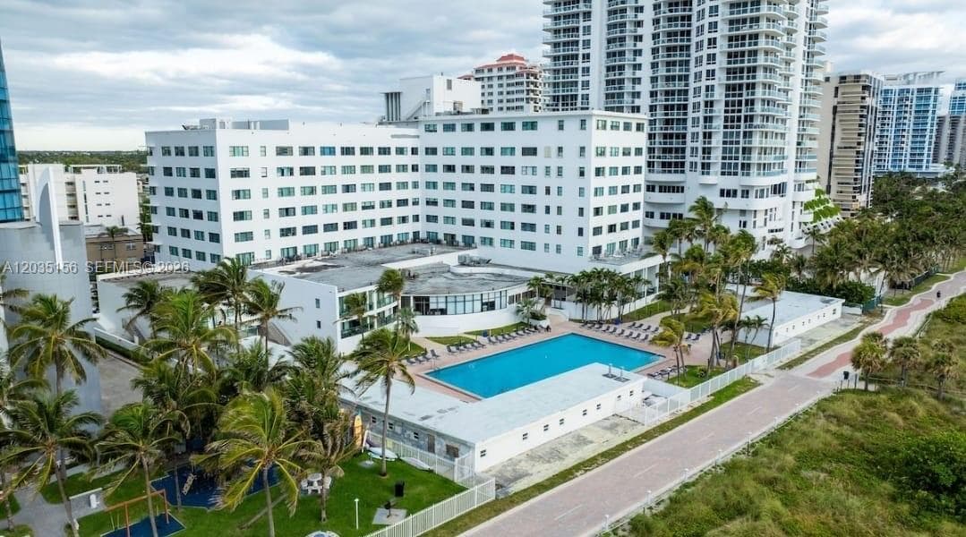A12035156 — Miami Beach — 6