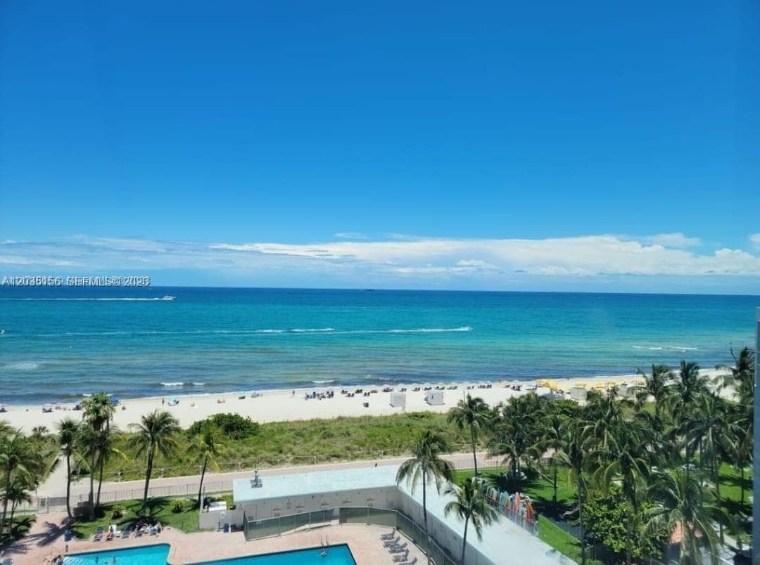 A12035156 — Miami Beach — 29