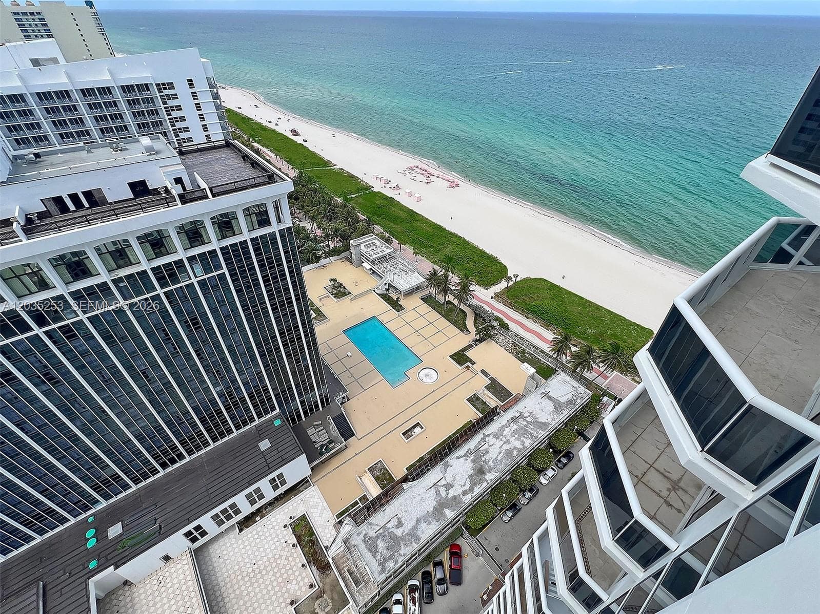 A12035253 — Miami Beach