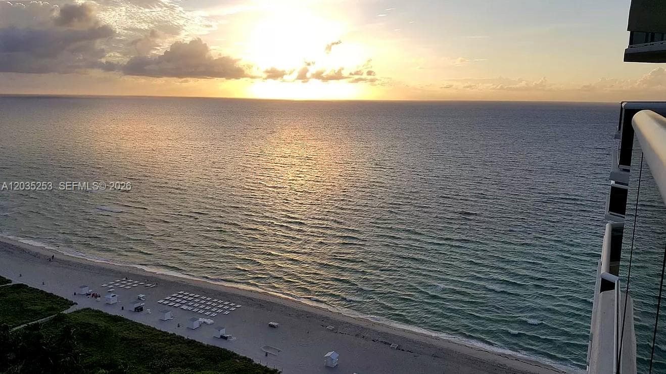 A12035253 — Miami Beach — 10