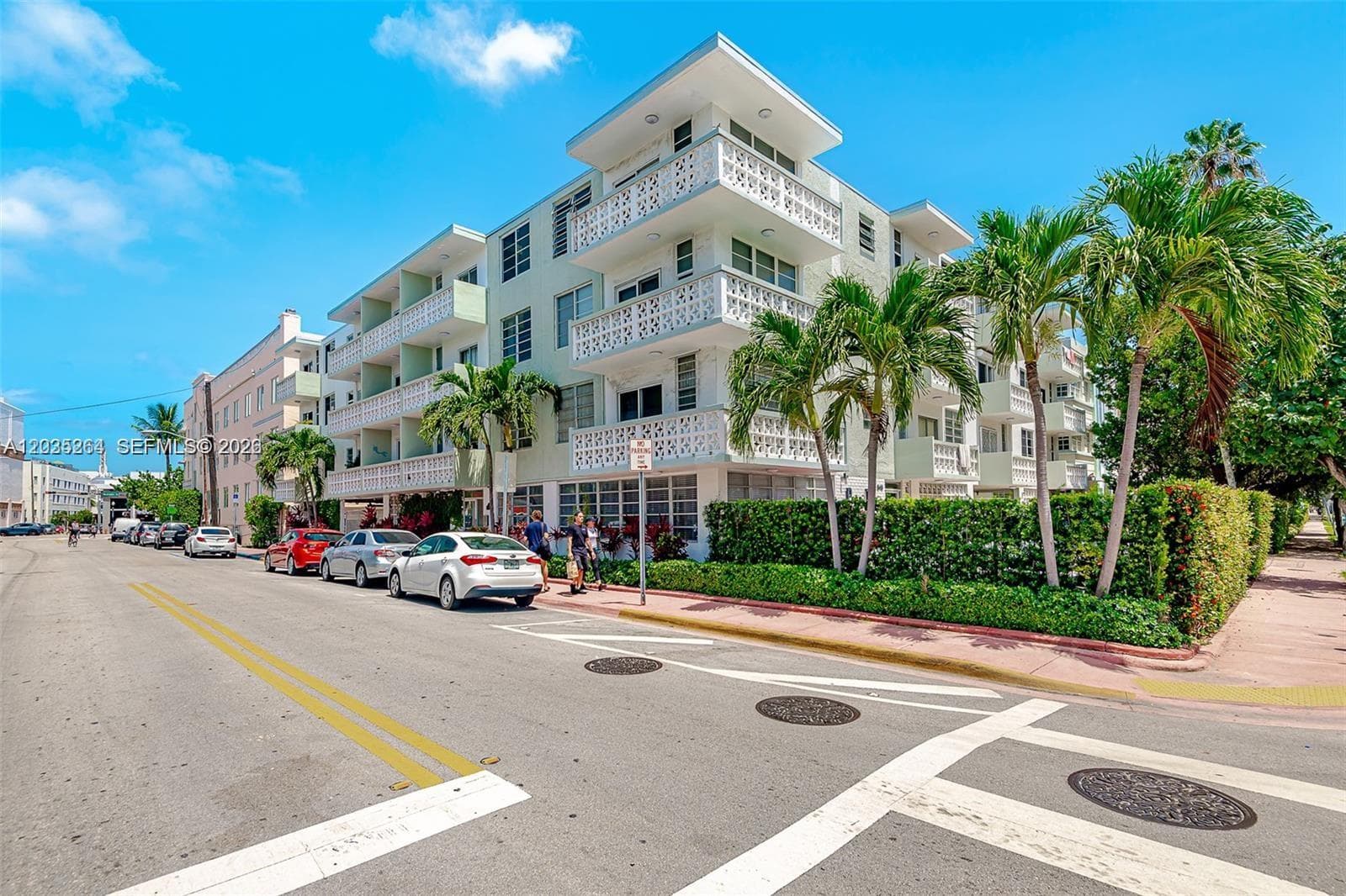 A12035264 — Miami Beach