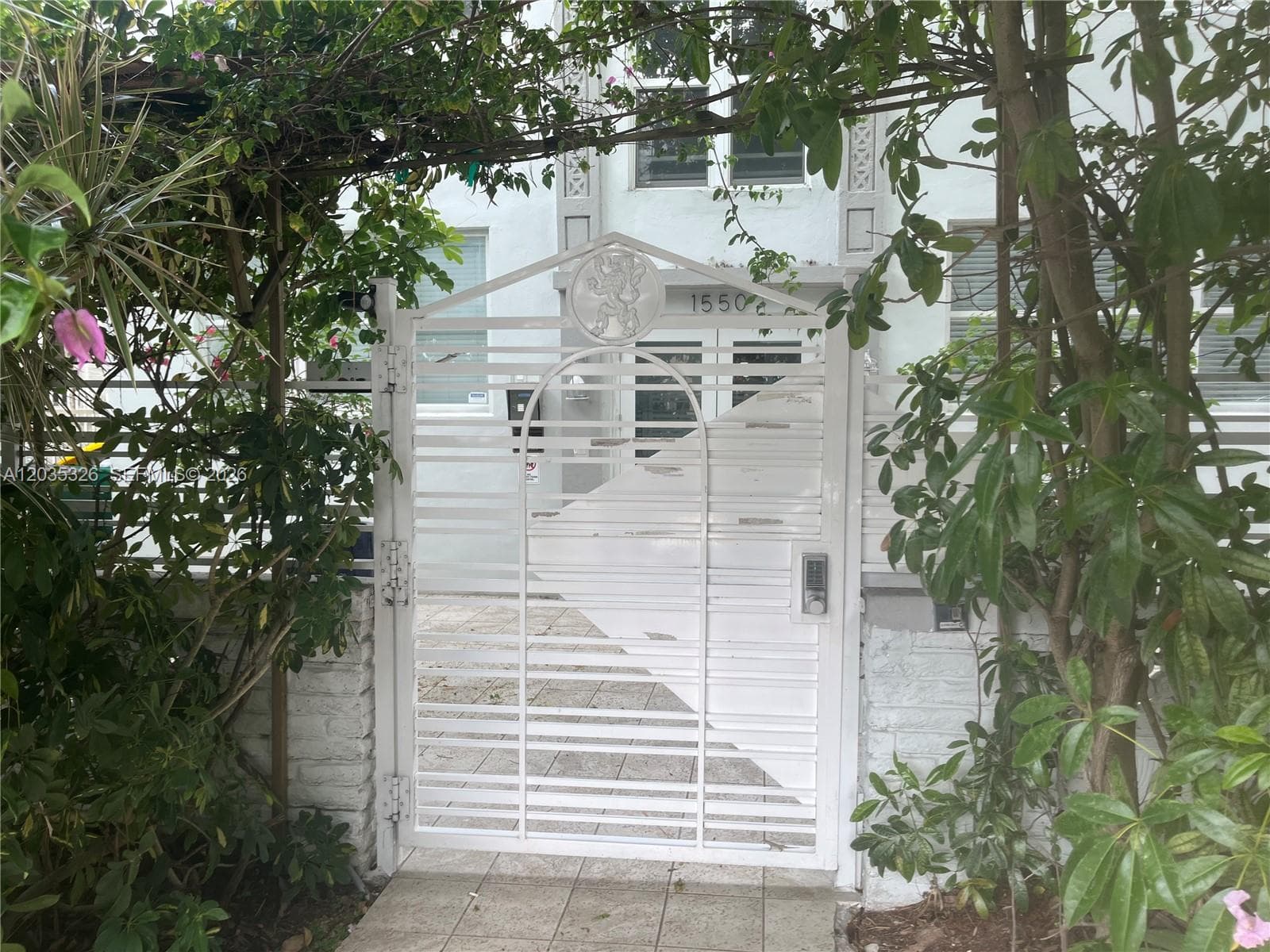 A12035326 — Miami Beach