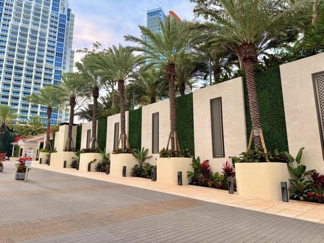 A12035344 — Miami Beach — 26