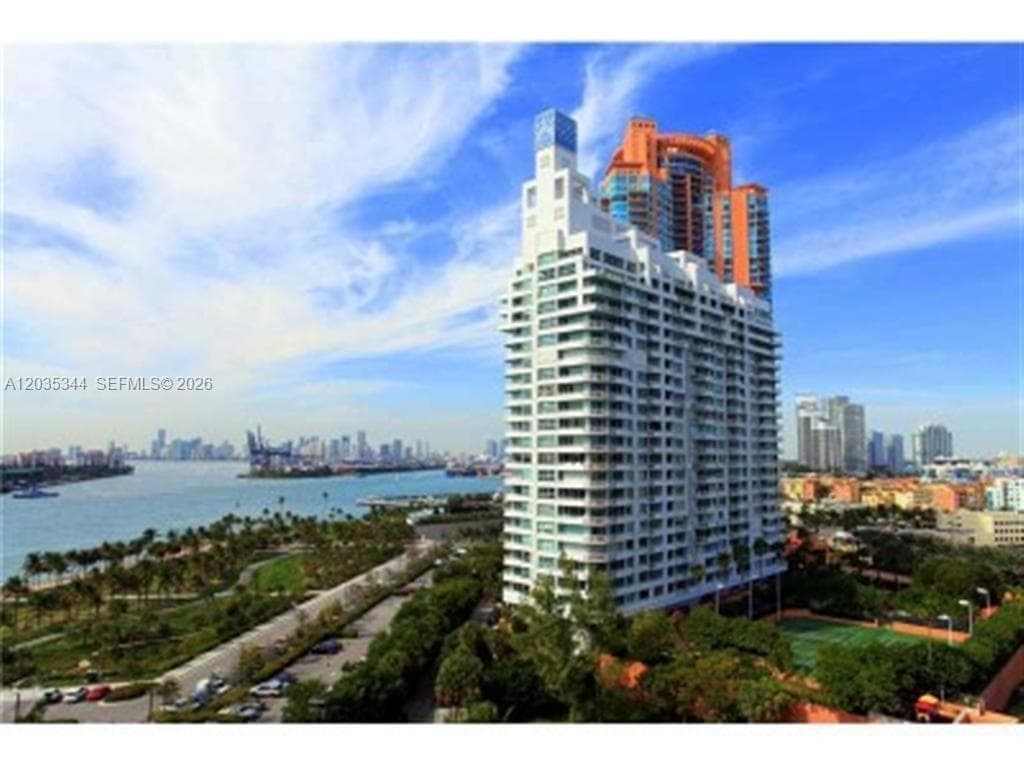 A12035344 — Miami Beach