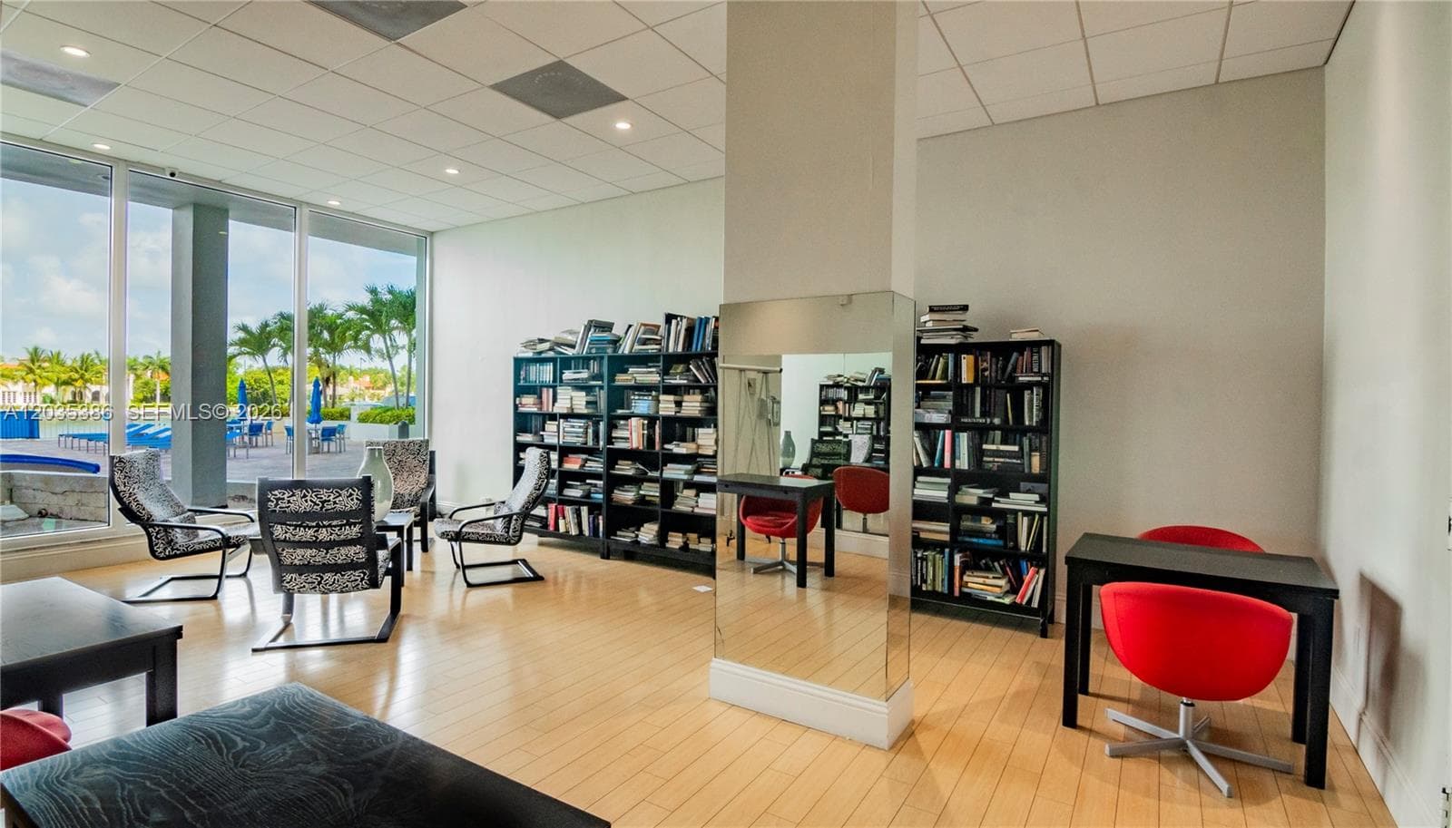 A12035386 — Miami Beach — 30