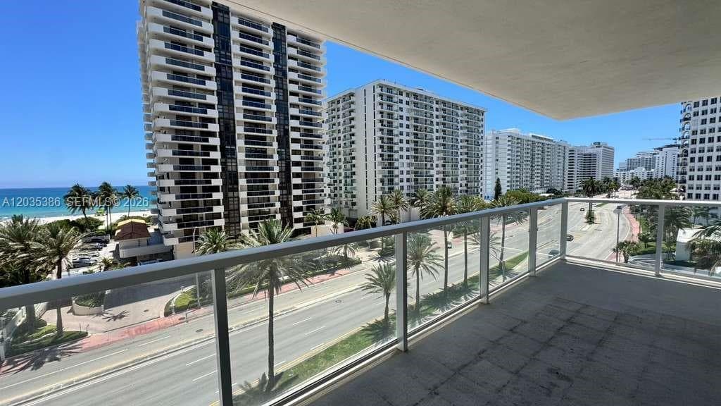 A12035386 — Miami Beach — 31