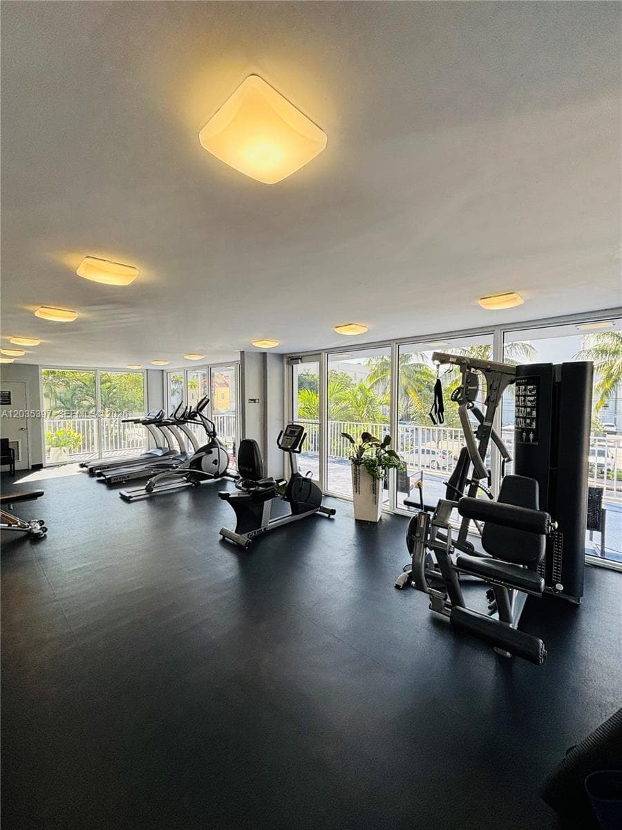 A12035397 — Miami Beach — 18