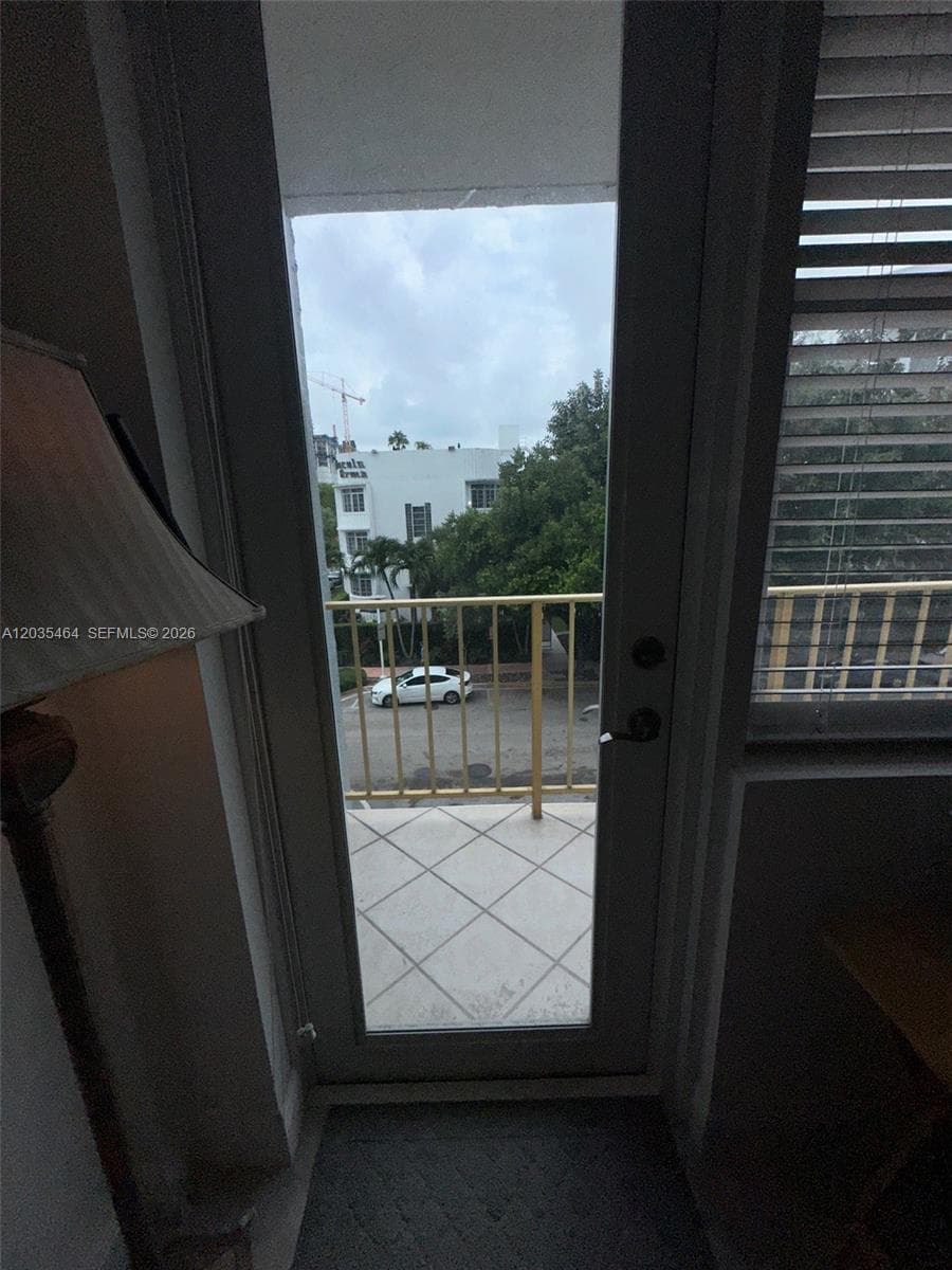 A12035464 — Miami Beach — 7