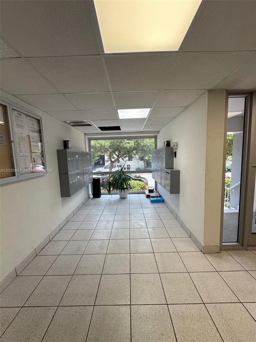 A12035464 — Miami Beach — 3