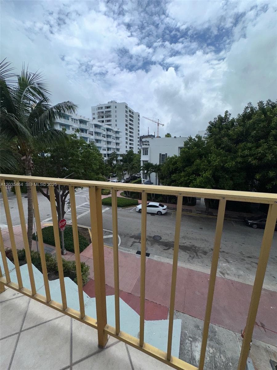 A12035464 — Miami Beach — 5