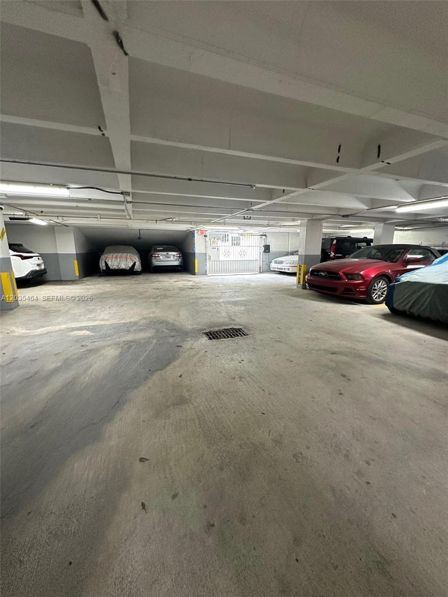 A12035464 — Miami Beach — 30