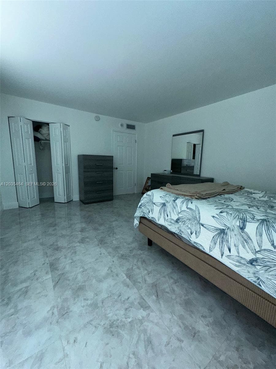 A12035464 — Miami Beach — 21